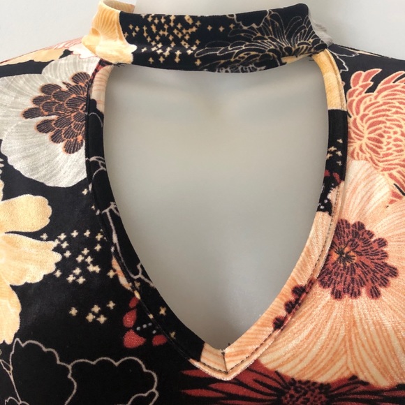 Velvety Floral Dress - Picture 2 of 5